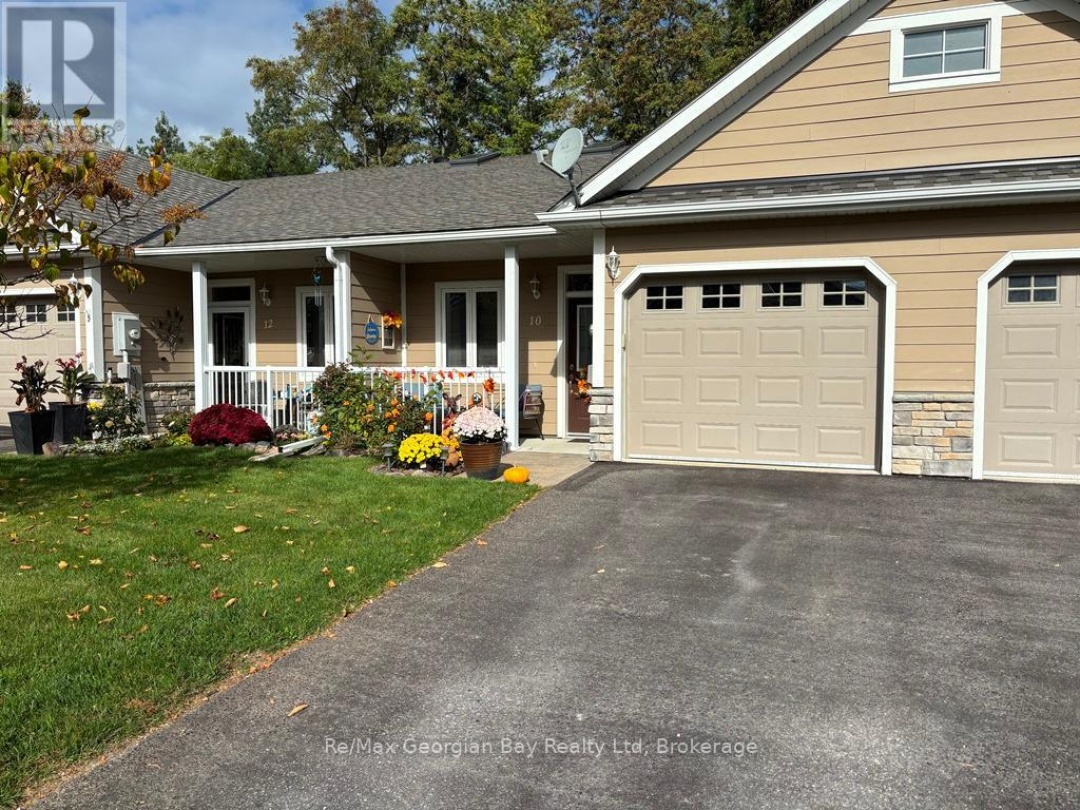 10 MAPLE COURT, 