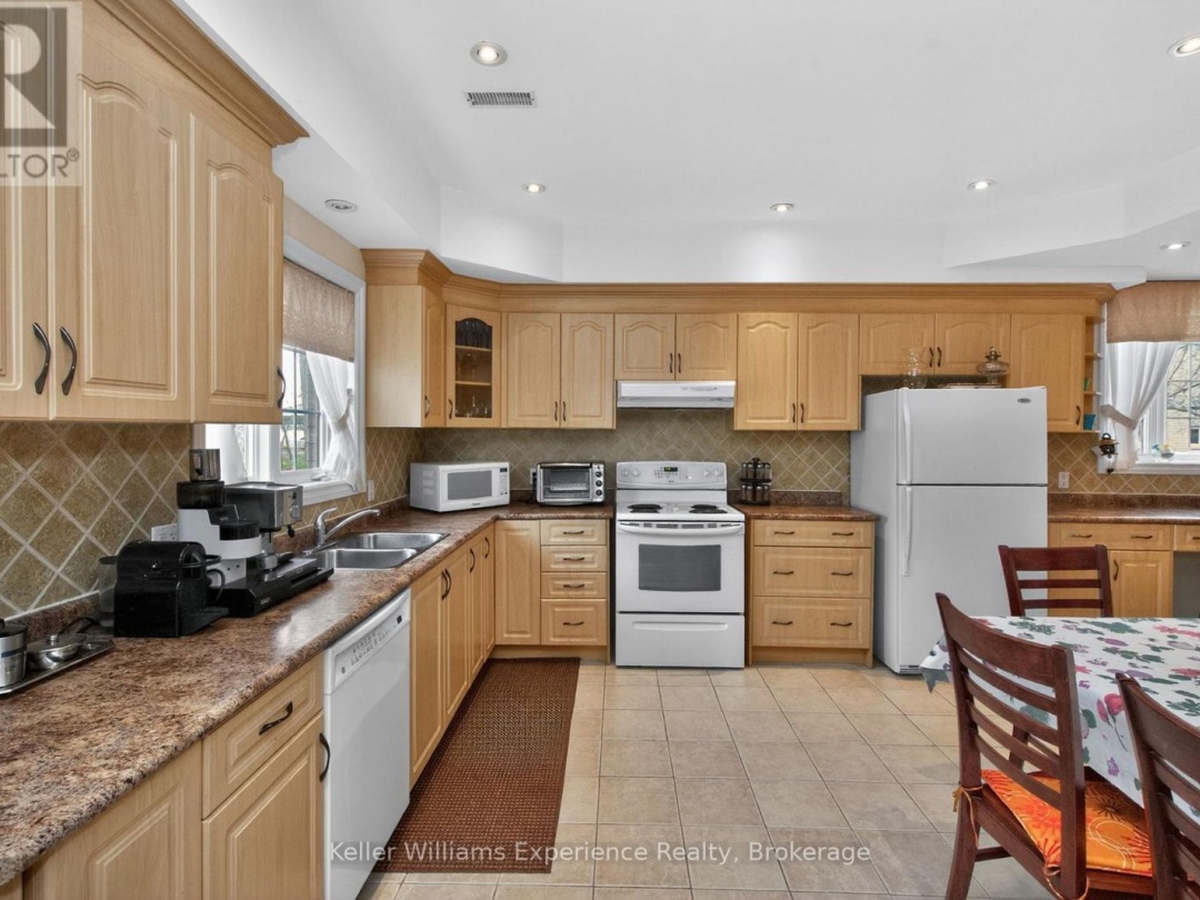 81 SILVER BIRCH CRESCENT, Georgian Bay