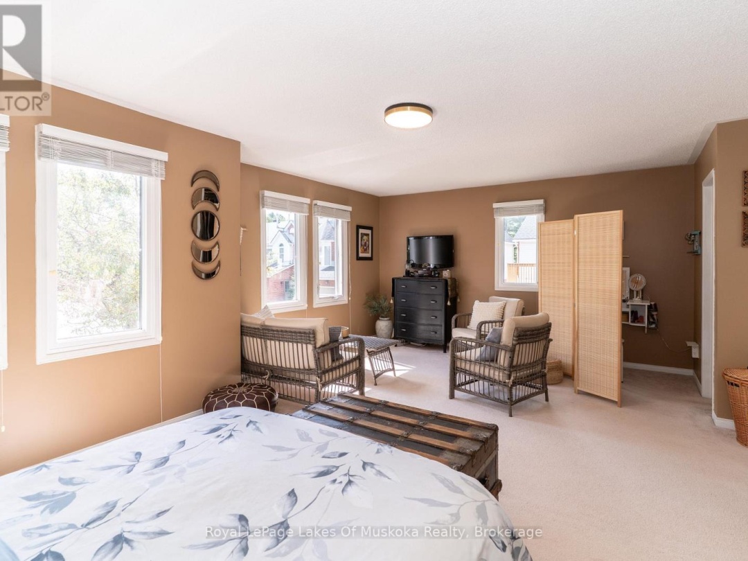 50 SHORELINE DRIVE, Muskoka River