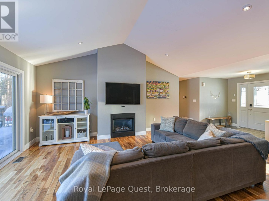 2044 MARCHMONT ROAD, 