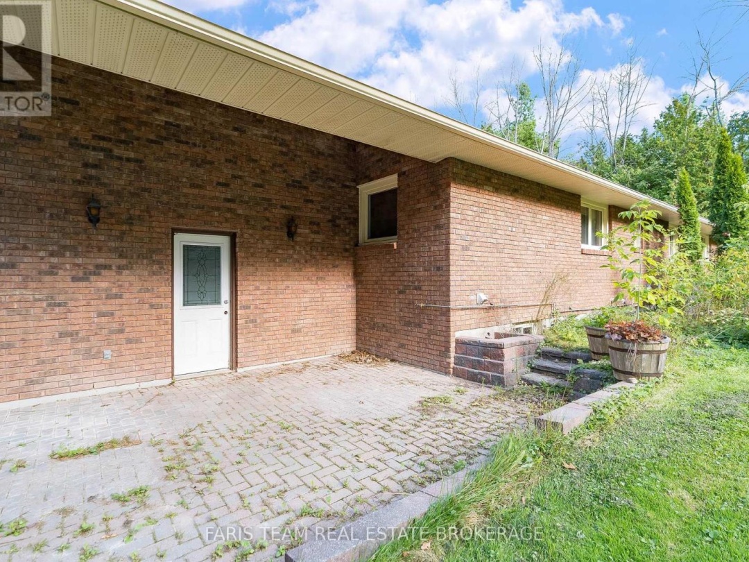 2 BAYSIDE AVENUE, 