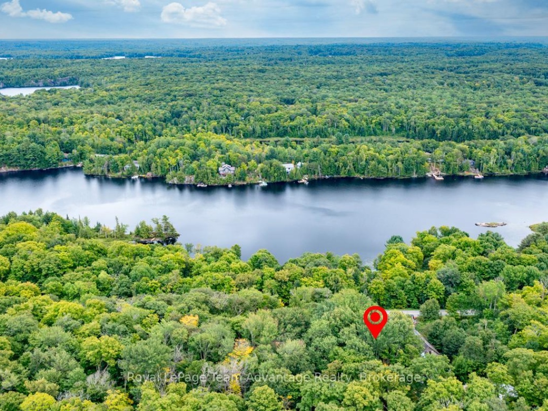 33 PINEWOOD ROAD, McDougall