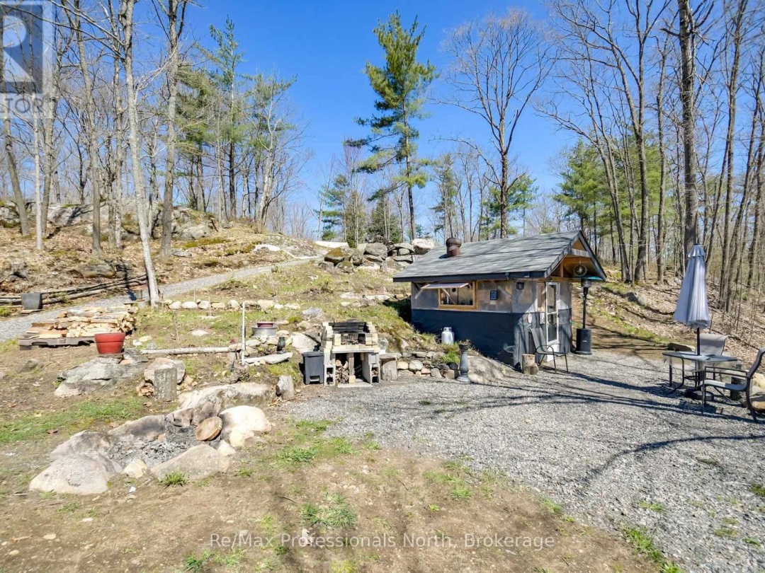 1017 BARLOCHAN ROAD, Muskoka Lakes (Wood (Muskoka Lakes))