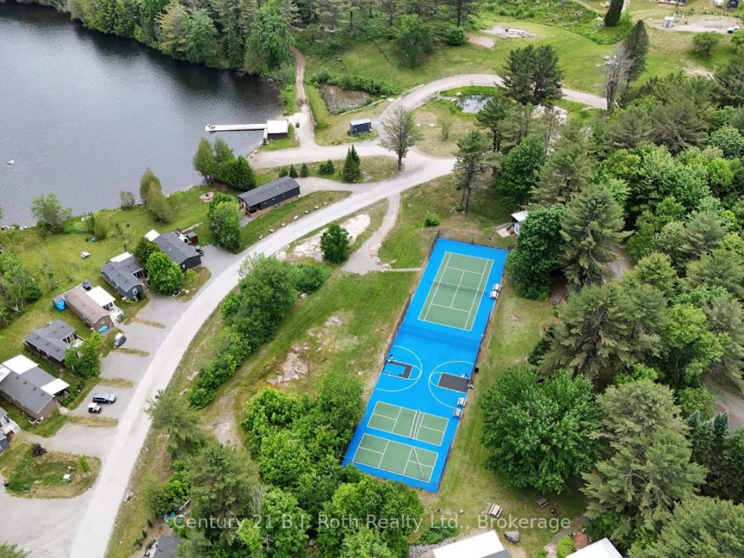 439 SPRINGWATER CRESCENT, Bonnie Lake