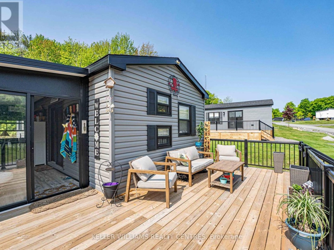 #38 LAKERIDGE - 1047 BONNIE LAKE CAMP ROAD, Bracebridge (Macaulay)