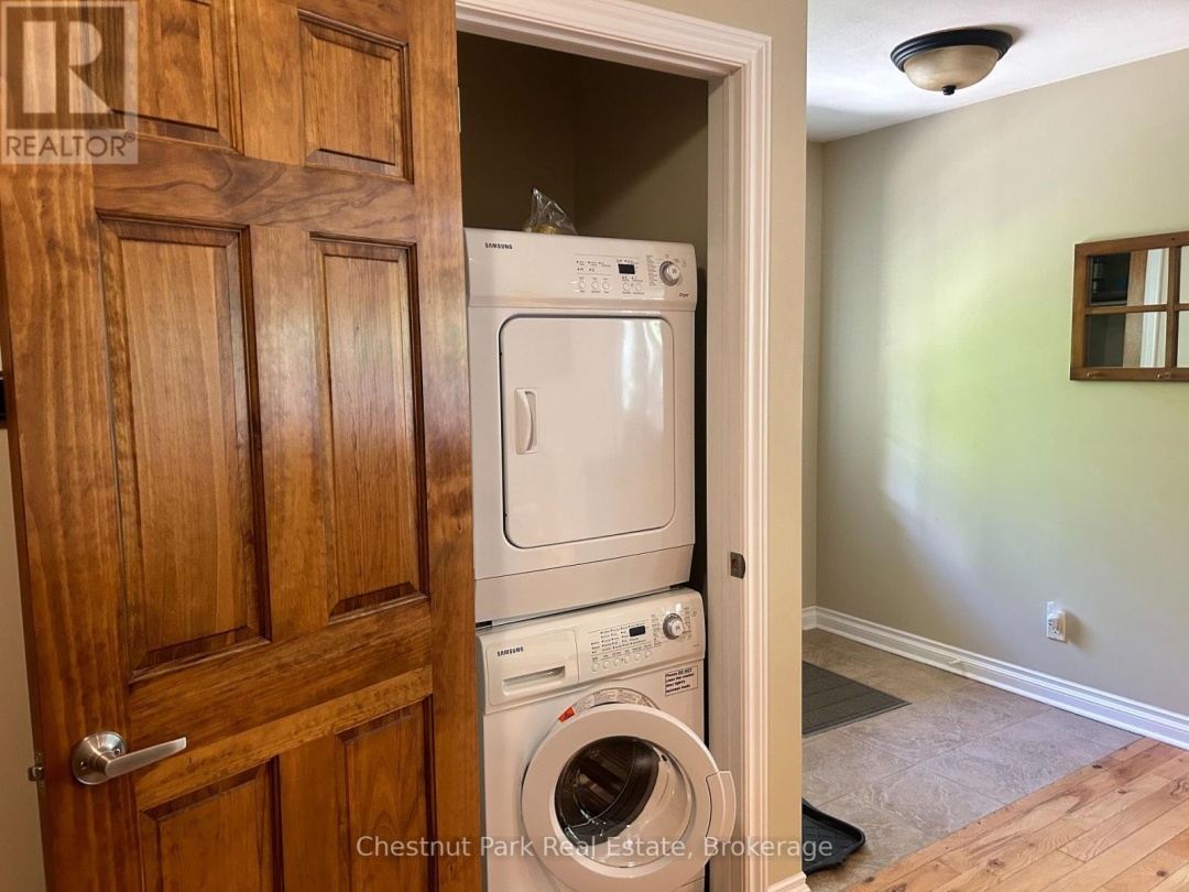 118-10 - 1052 RAT BAY ROAD, Lake of Bays