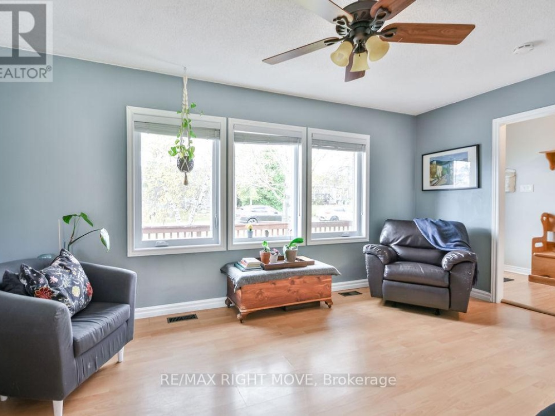 3811 LEO CRESCENT, Barnstable Bay