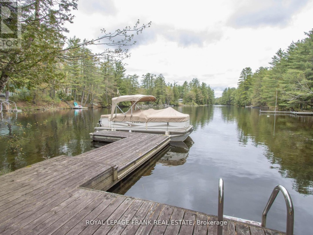 1070 TOWERING OAKS TRAIL, 