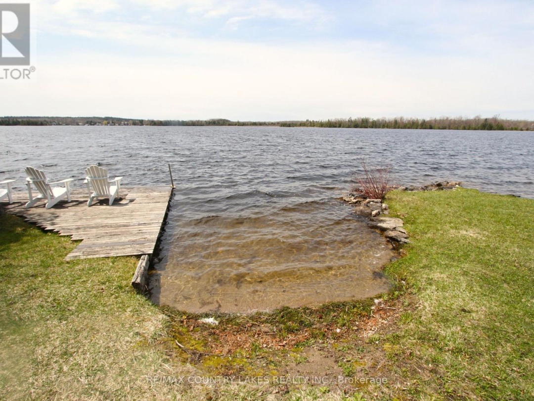 31 HILLCREST AVENUE, Mitchell Lake