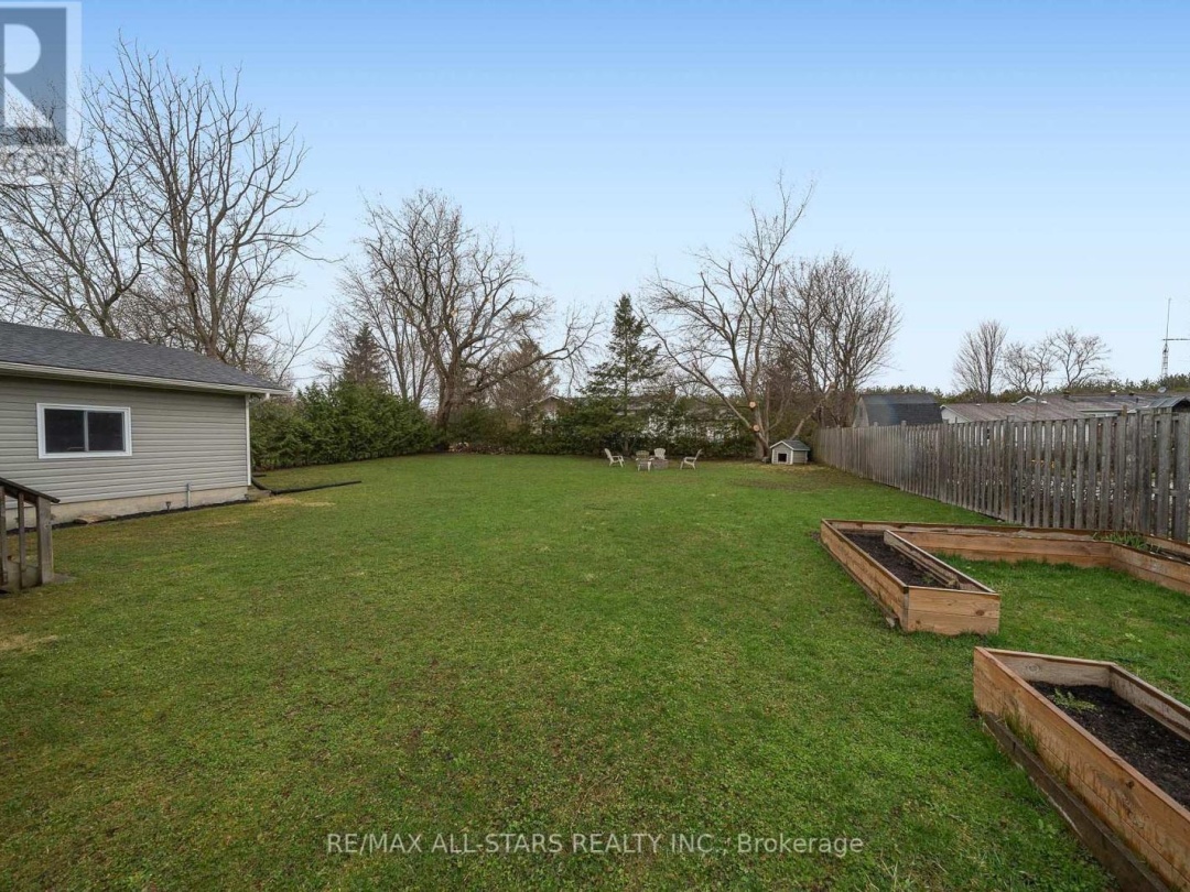 32 Newman Road, Kawartha Lakes (Mariposa)