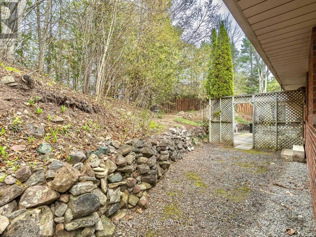 228 PIRATES GLEN DRIVE, Trent Lakes