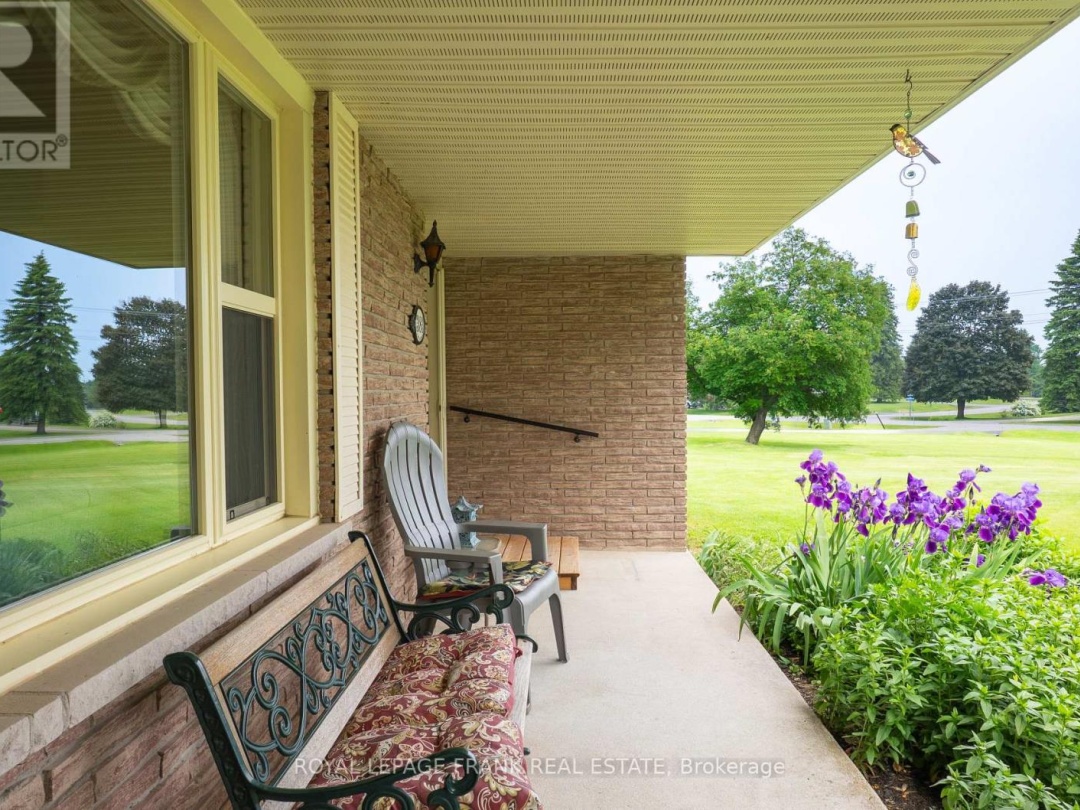 383 OLD SURREY LANE, Pigeon Lake