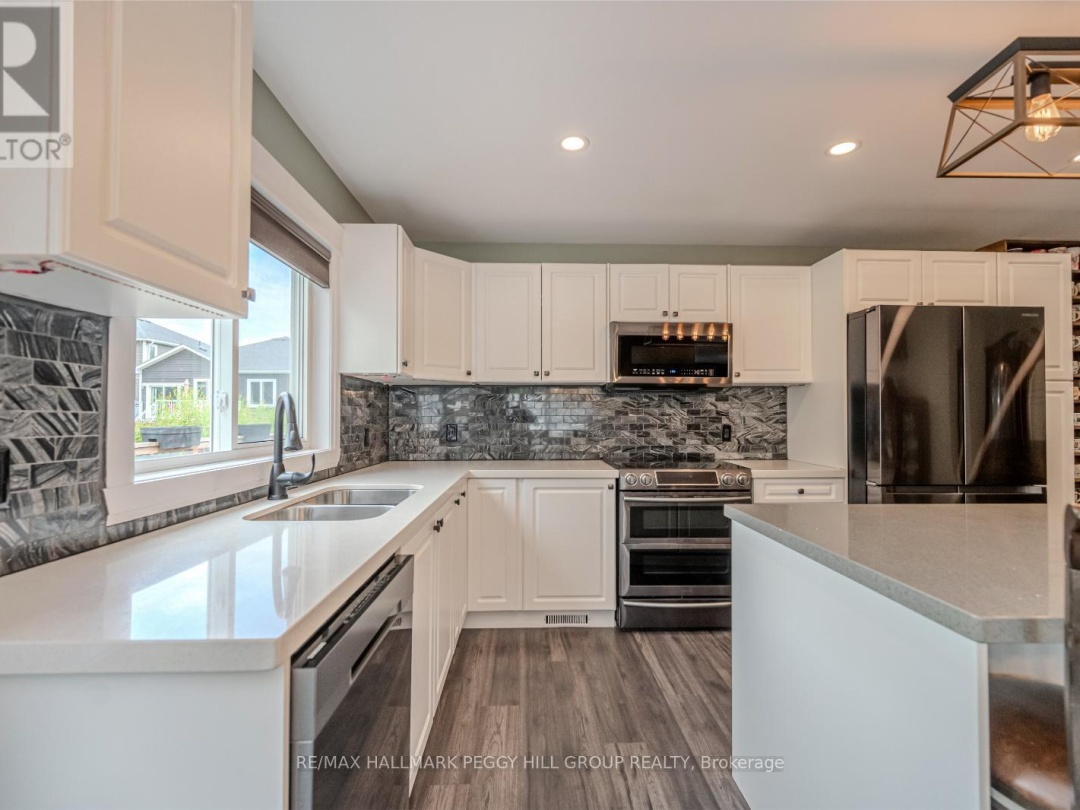 2638 Grand Tamarack Crescent, Severn