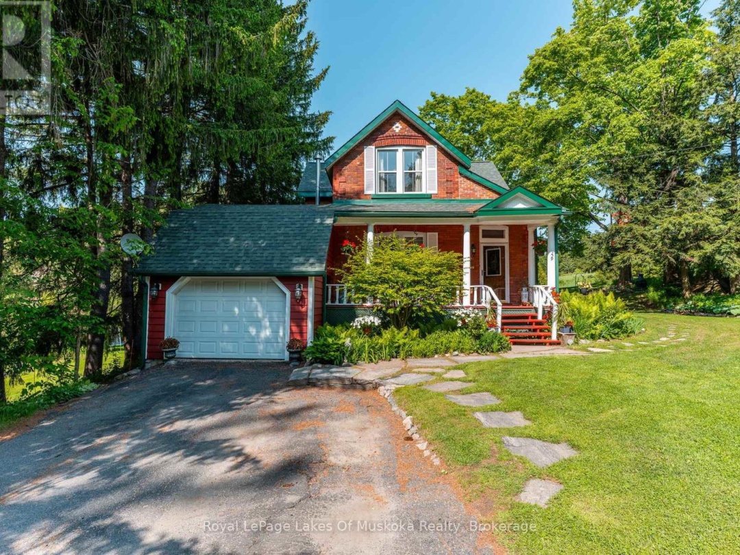 229 FRASERBURG ROAD, Bracebridge (Macaulay)