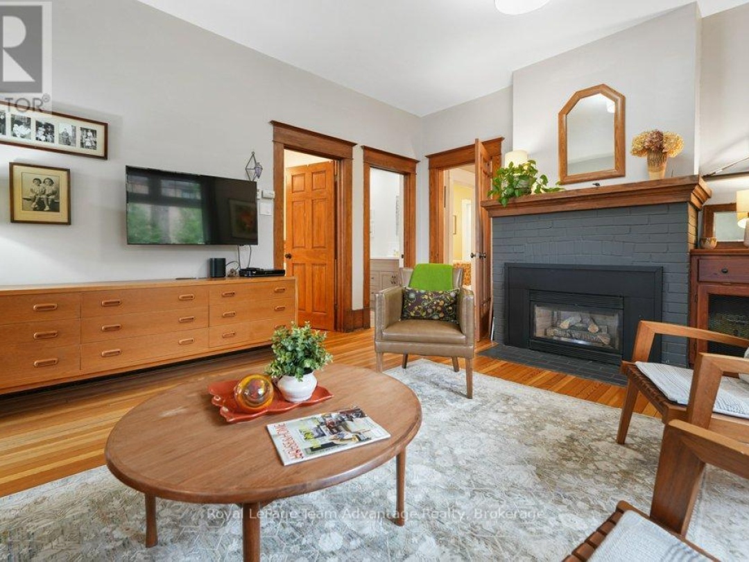 3 BELVEDERE AVENUE, Parry Sound