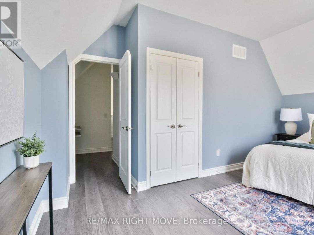 28 - 10 INVERMARA COURT, Lake Simcoe