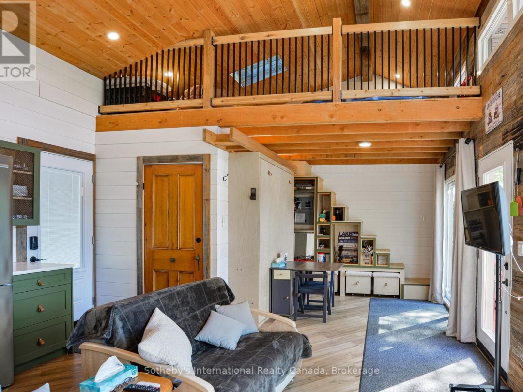 1211 PLUTO TRAIL, Boyne Lake