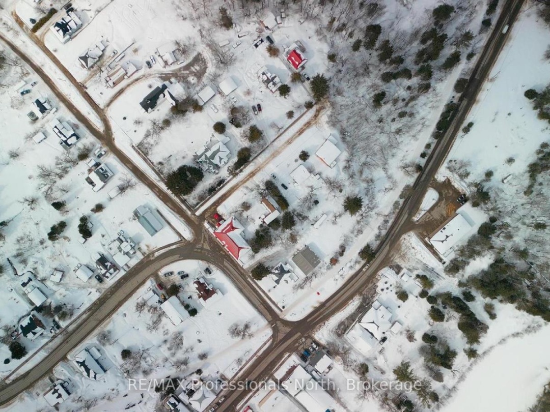 4 DICKSON STREET, Kawartha Lakes (Kinmount)