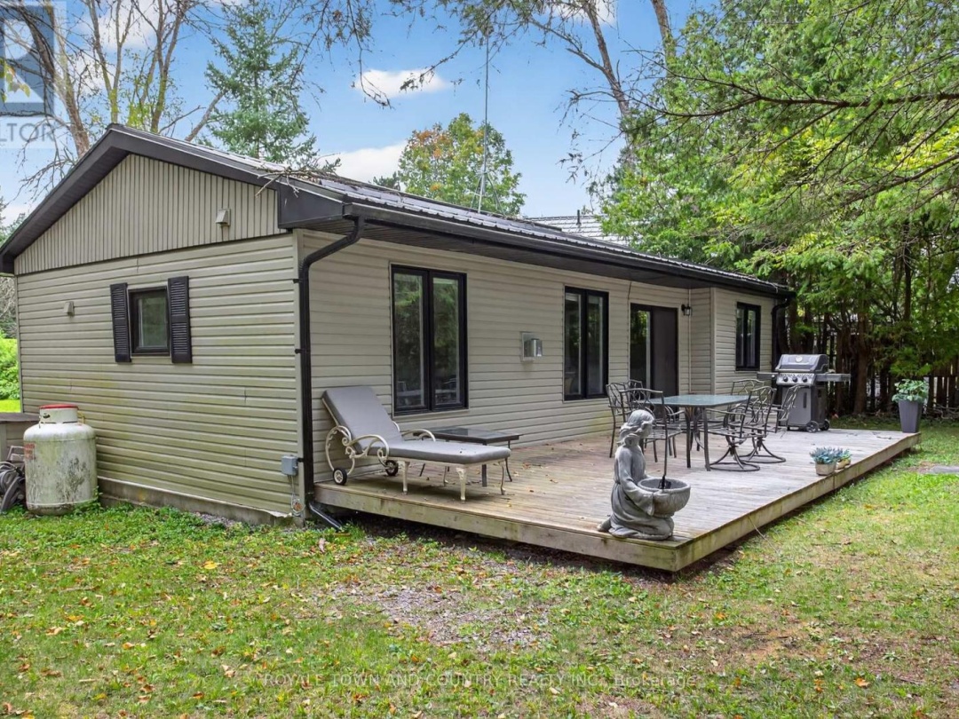 82 RIVERBANK ROAD, 