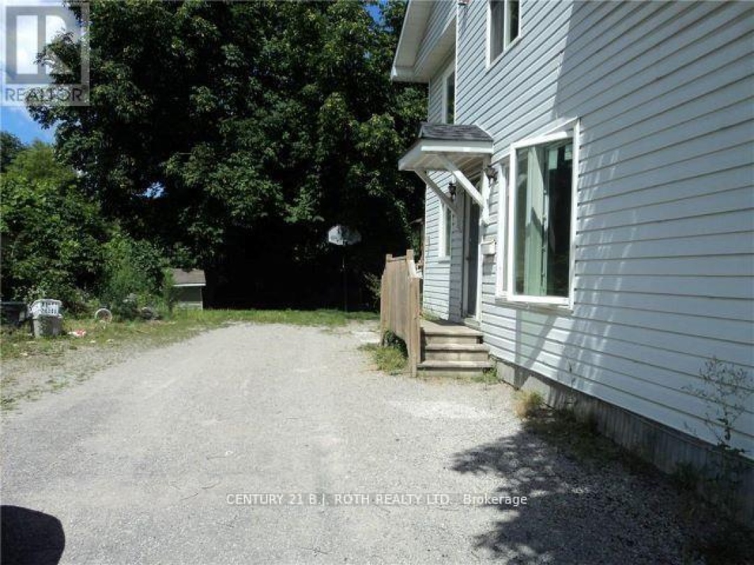 136 BARRIE ROAD, Orillia