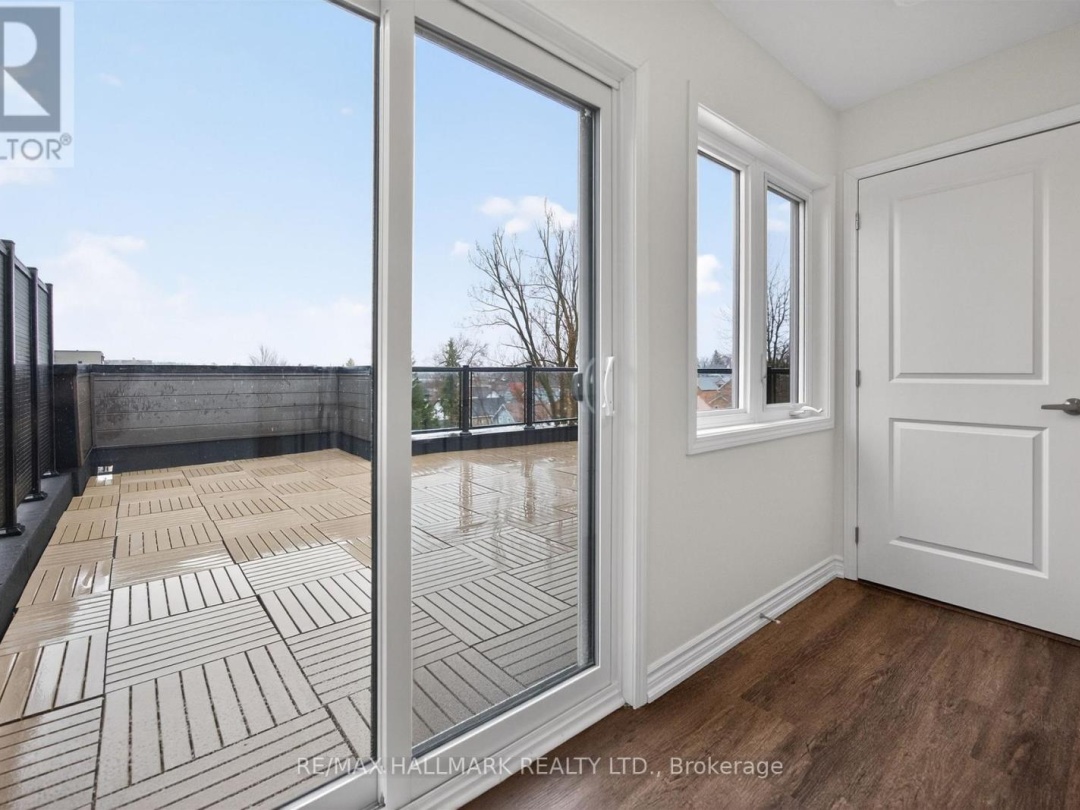 2 WYN WOOD LANE, Orillia