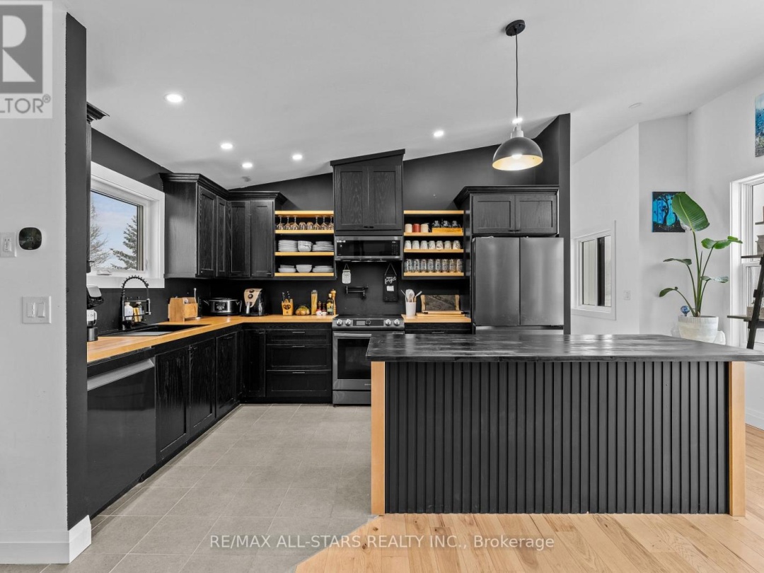 1062 NORTHLINE ROAD, Kawartha Lakes (Fenelon Falls)
