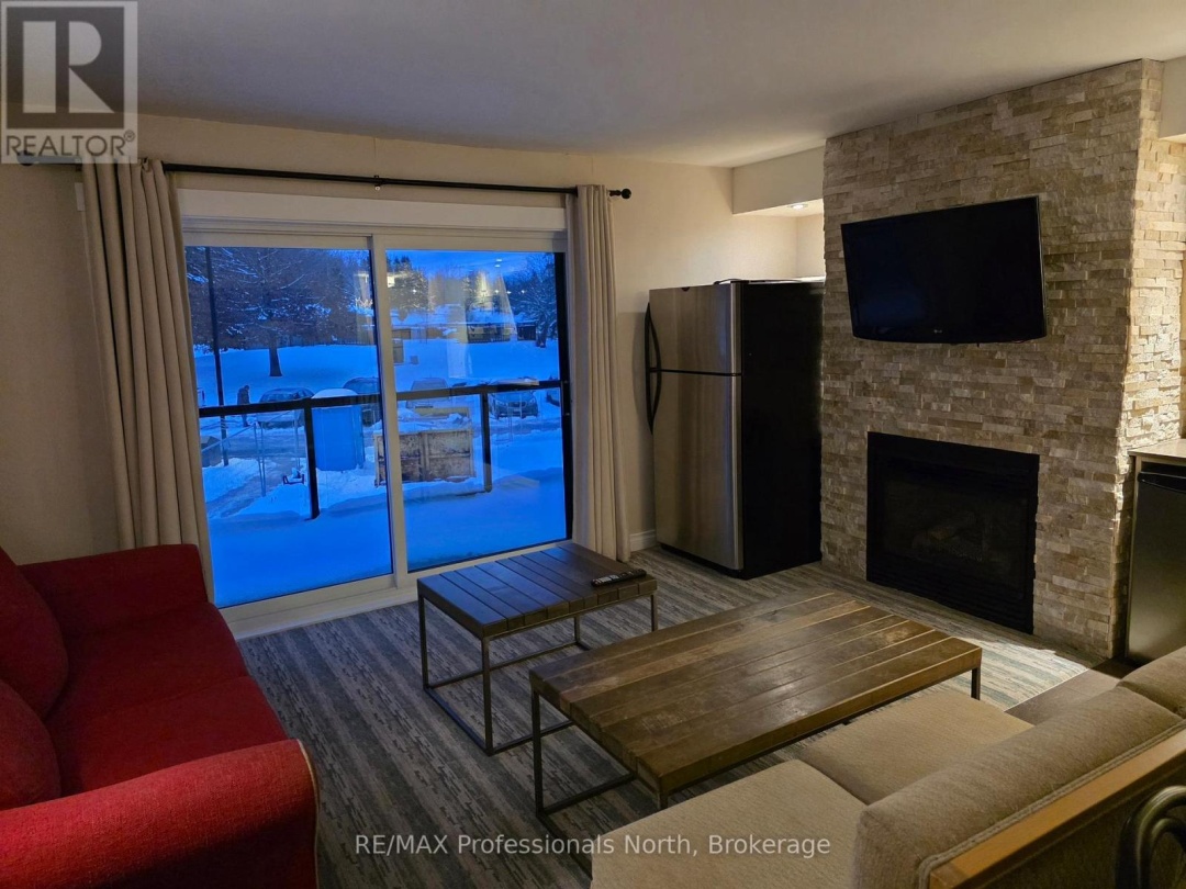 54-207 - 1235 DEERHURST DRIVE, Peninsula Lake