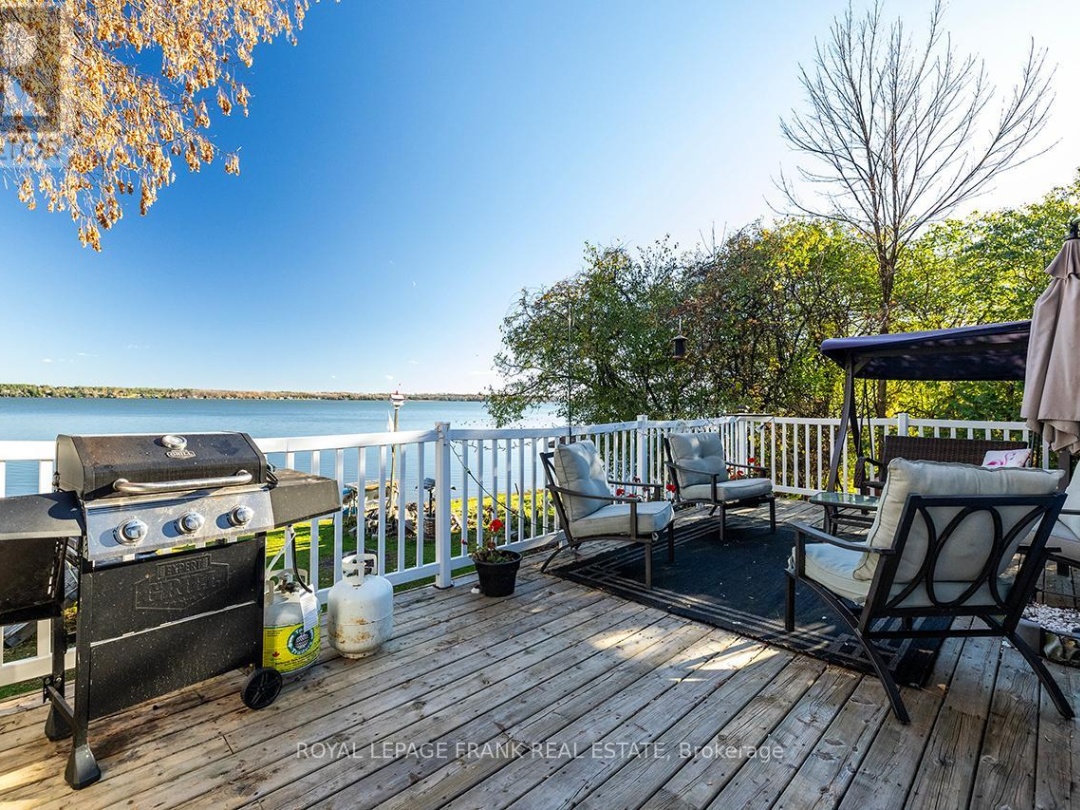 121 Ball Point Road, Scugog Lake