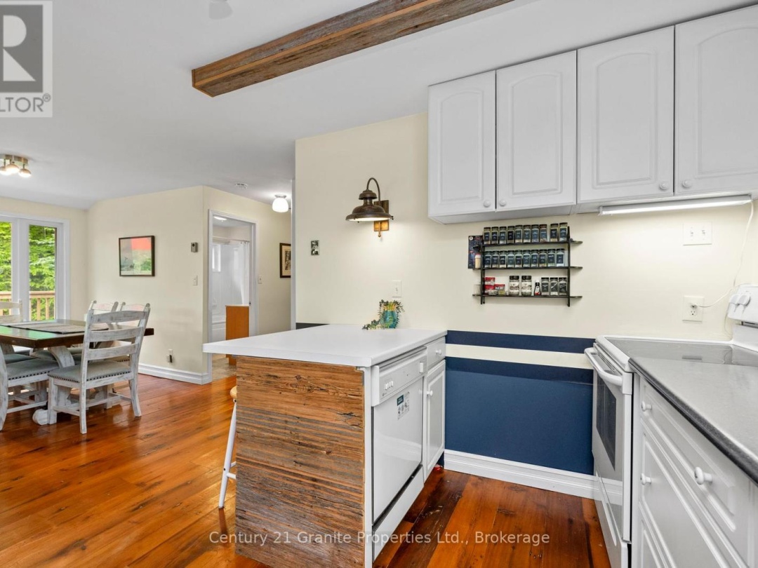 131 DOWNES ROAD, Horseshoe Lake
