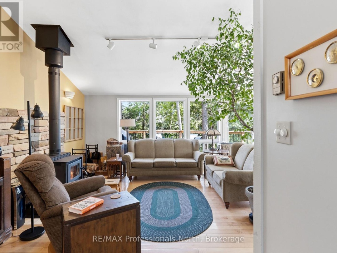 1048 ELK DRIVE, Glen Lake