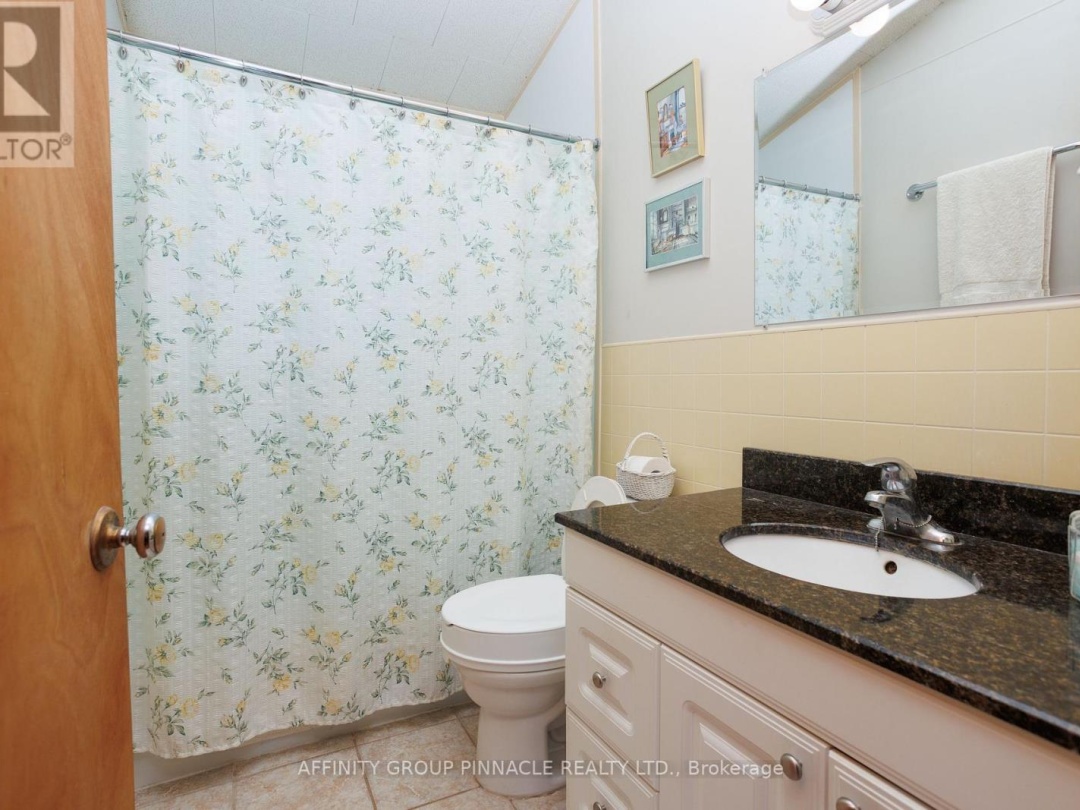 12 NORTH BAYOU ROAD, Sturgeon Lake