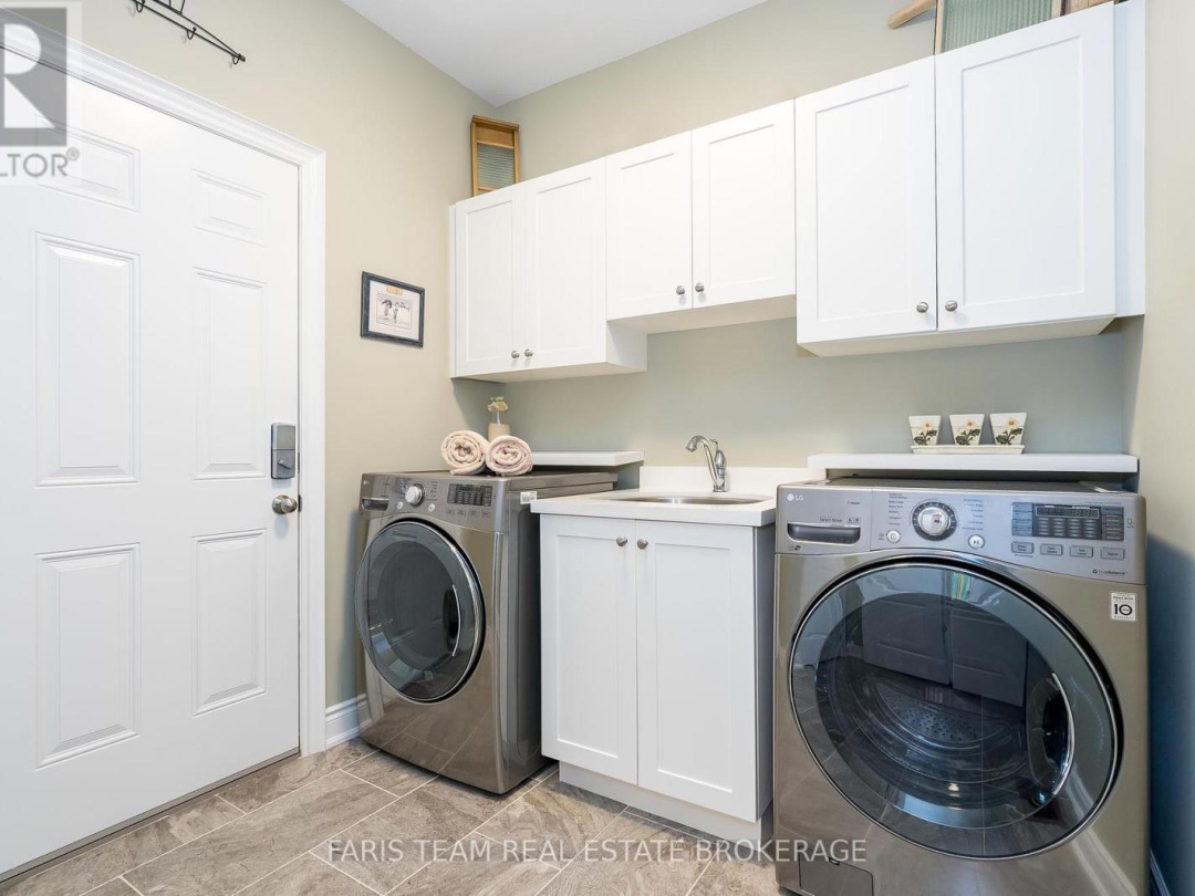 1559 RIMKEY CRESCENT, 