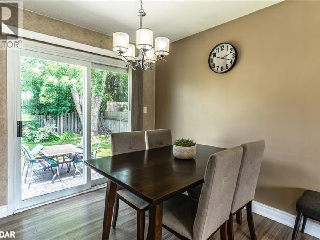 438 FOREST Avenue S, 