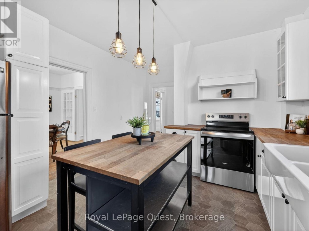 109 BRANT STREET E, Orillia