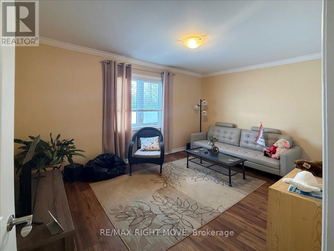 1 SINCLAIR CRESCENT, Ramara (Atherley)