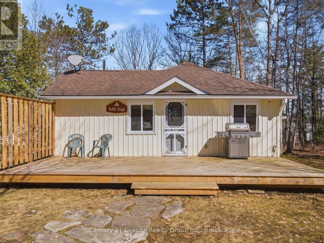 1035 HARVEST MOON LANE, Halls Lake