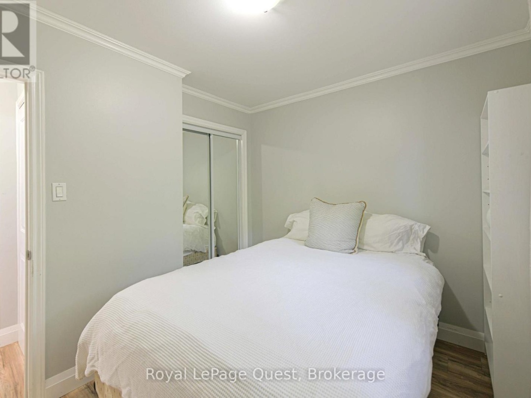 401 MISSISSAGA STREET W, 