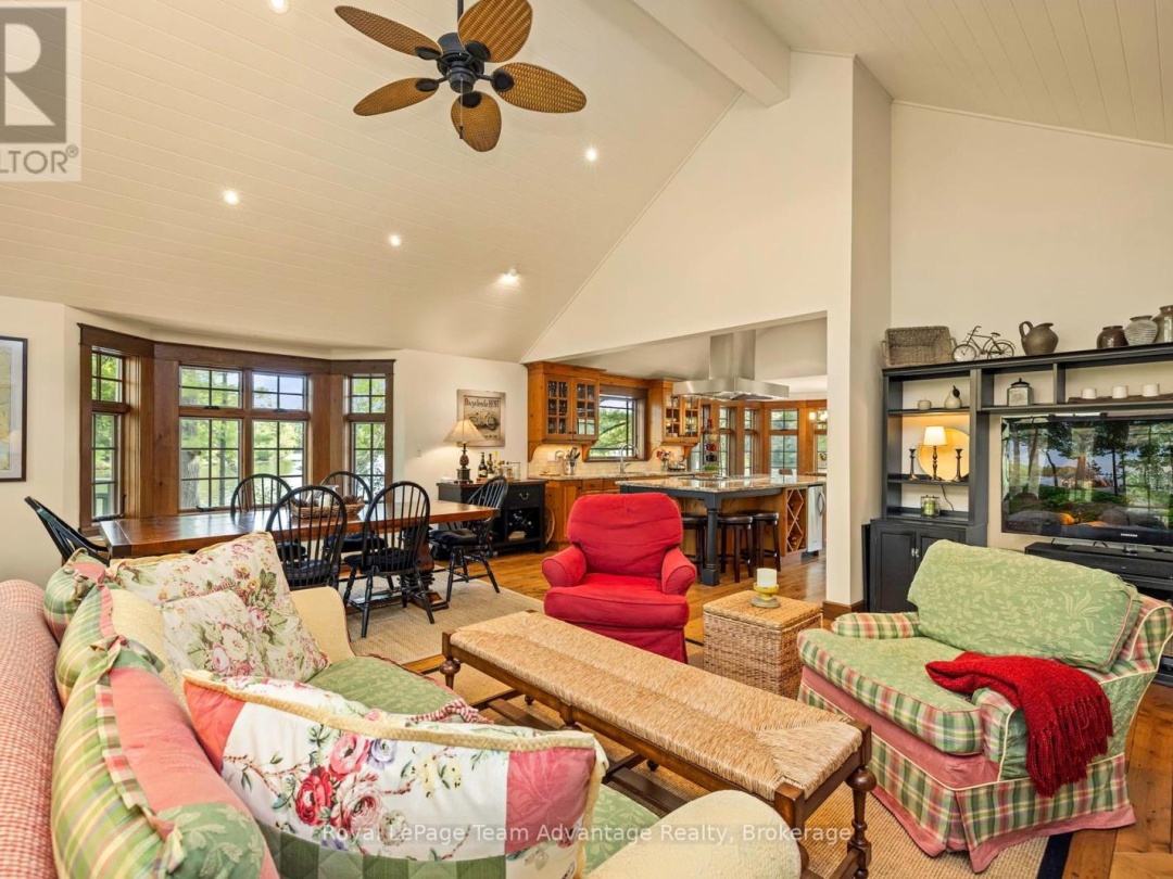 5 FALLINGVIEW TRAIL, 