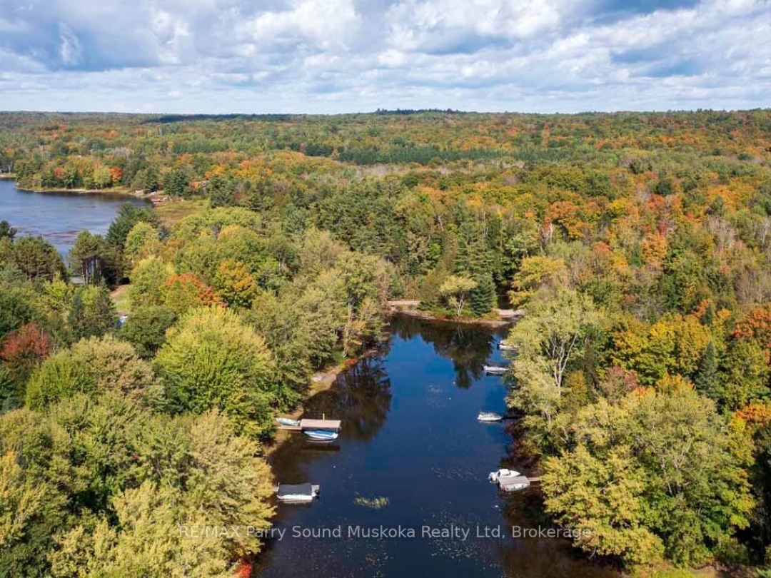 37 LYNBERRY DRIVE, Little Seguin River