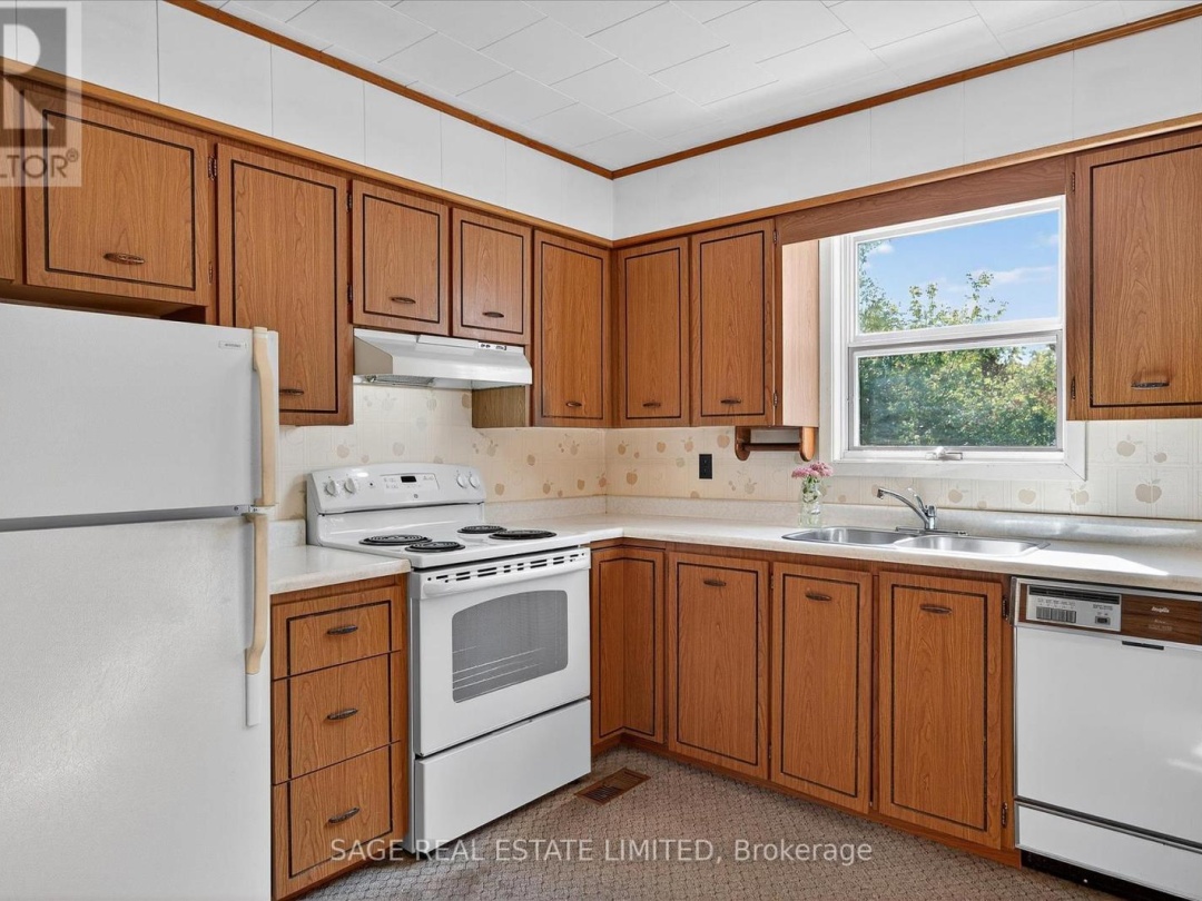 33 JOHN STREET, Kawartha Lakes (Bobcaygeon)