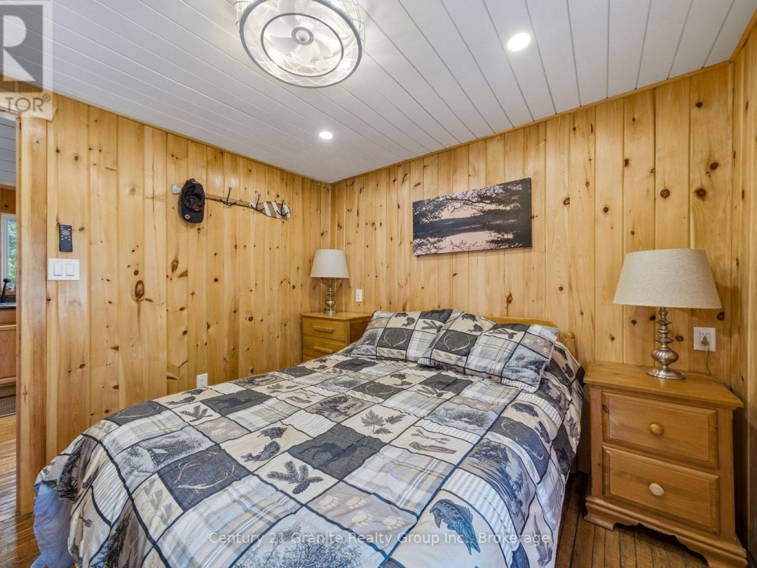 1035 HARVEST MOON LANE, Halls Lake