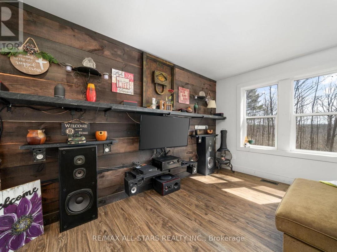 1295 DEEP BAY ROAD, Minden Hills (Lutterworth)