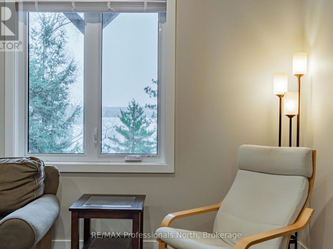 5997 KENNISIS LAKE ROAD, Kennisis Lake