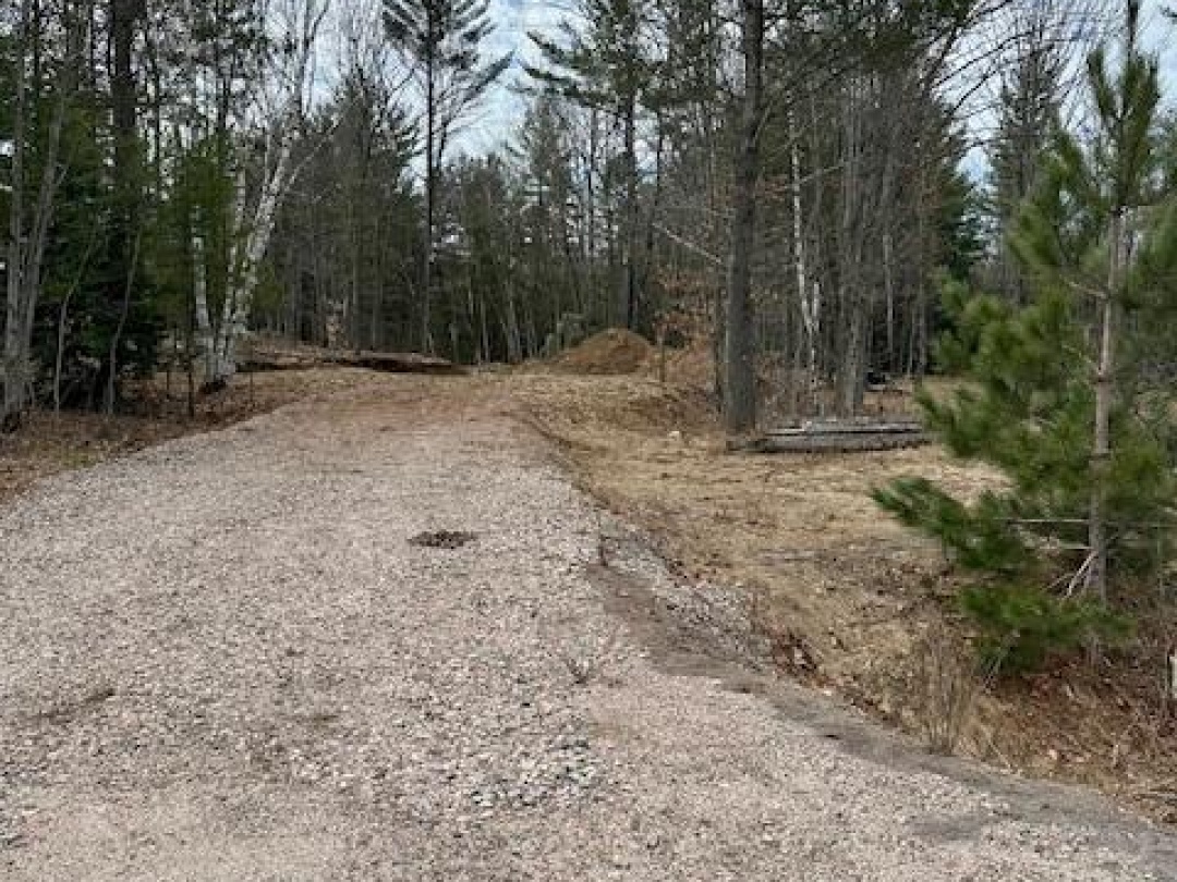 252 NOBEL ROAD, McDougall