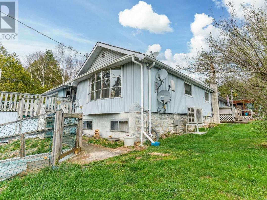 1093 REYNOLDS ROAD, Horseshoe Lake