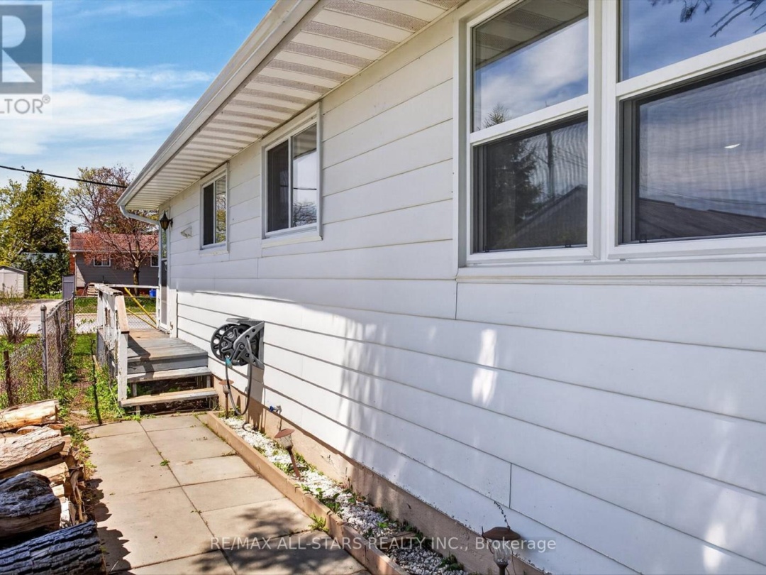 38 ELLIOT STREET, Kawartha Lakes (Fenelon Falls)