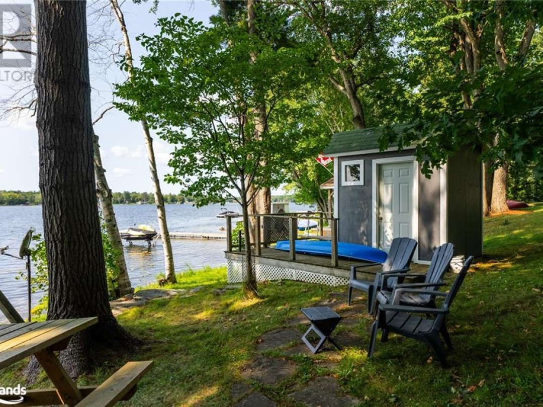 1658 Peninsula Point Road, Sparrow Lake