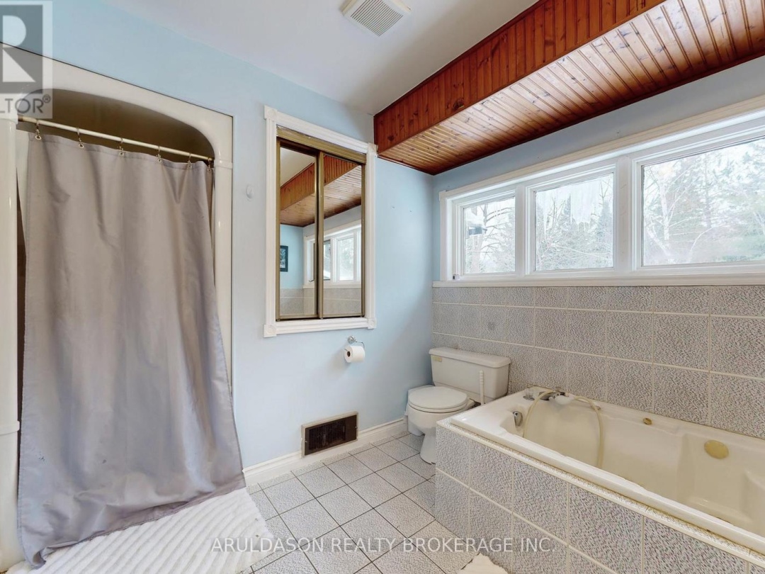 1208 BIRCHCLIFFE CRESCENT, Severn