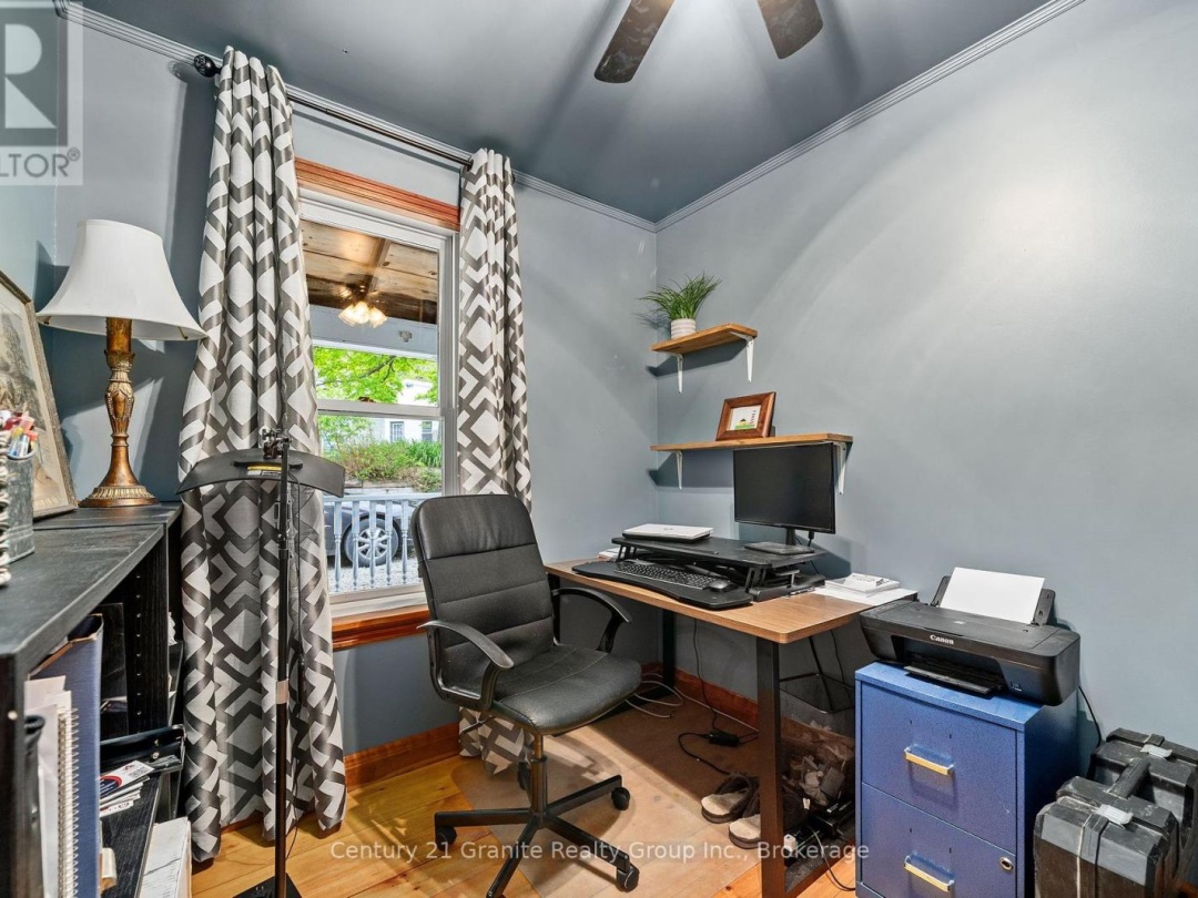 8 BEND STREET, Kawartha Lakes (Kinmount)