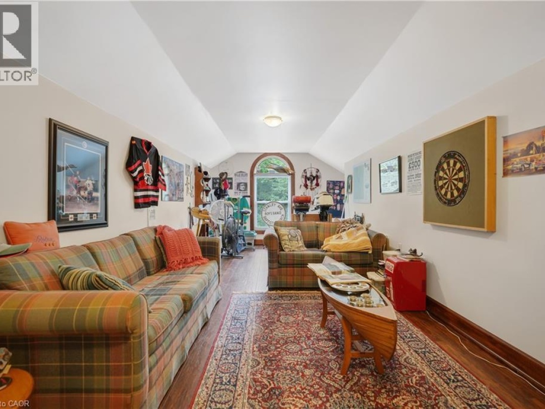 36 MANITOUWABING ESTATES Road, 